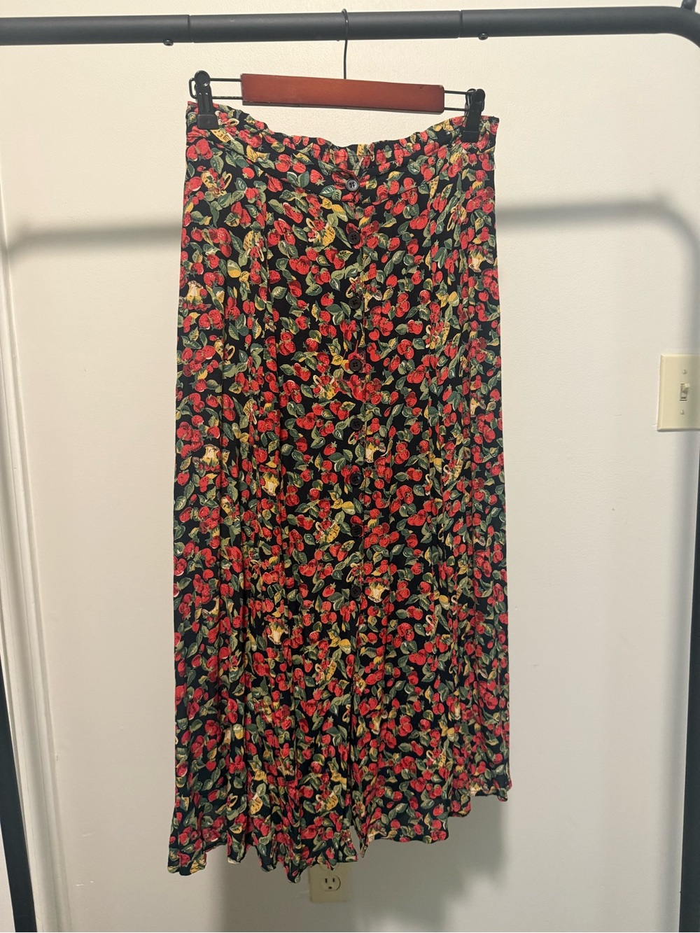 100% Rayon Vintage 90s Jonathan Martin Strawberry Print